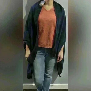 NWT Cuddl Duds plaid poncho shurg Size S/M